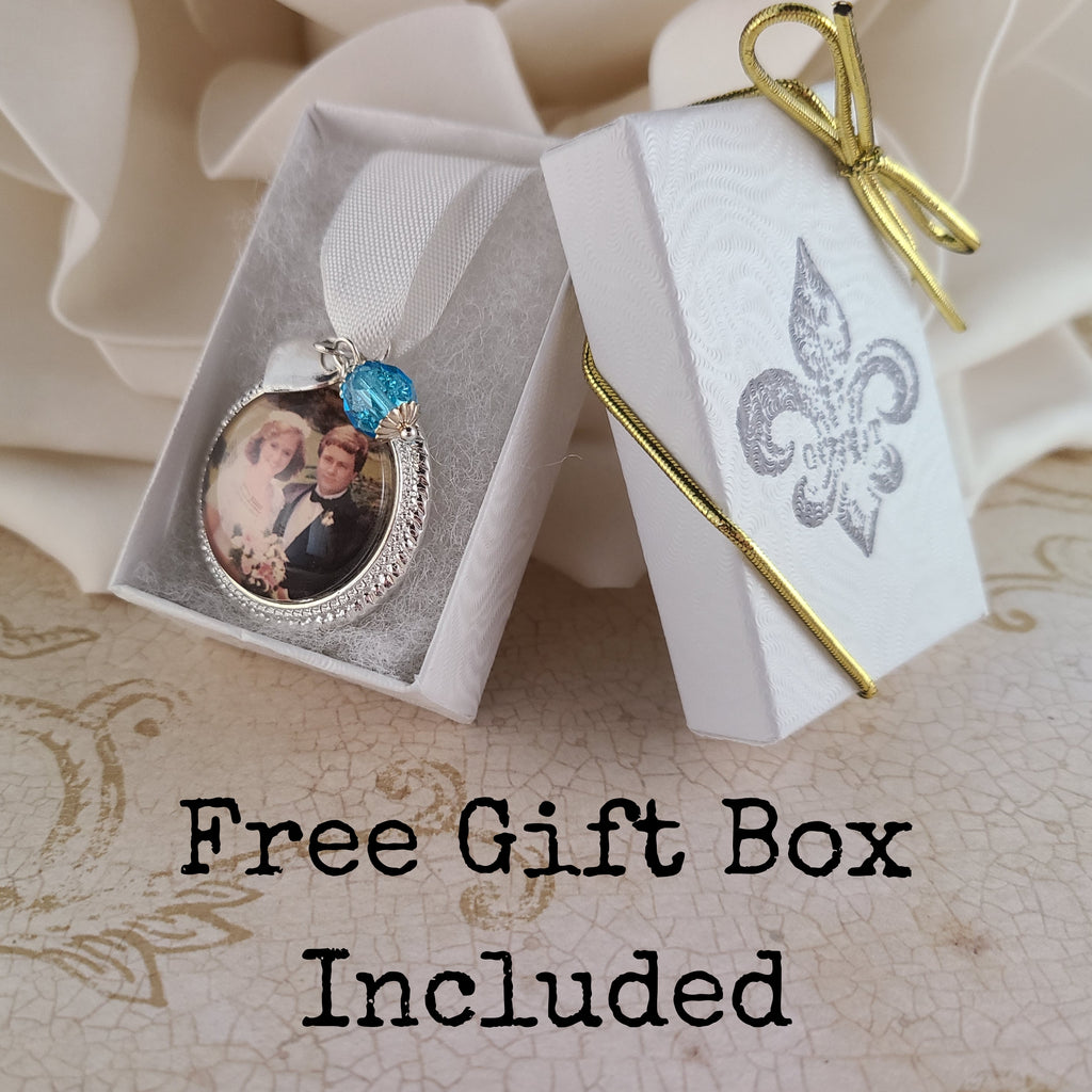Bouquet Photo Charm, Personalized Bridal Bouquet Wedding Keepsake Remembrance, Custom Memorial Photo Charm, Gift for Bride Name Gift