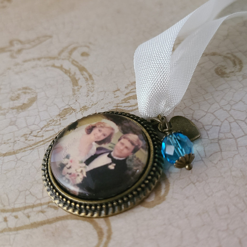 Bouquet Photo Charm, Personalized Bridal Bouquet Wedding Keepsake Remembrance, Custom Memorial Photo Charm, Gift for Bride Name Gift